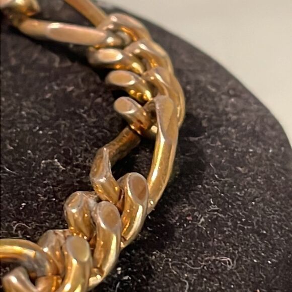 Vintage-6” chunky gold tone Figaro chain bracelet with large lobster claw clasp - Picture 8 of 11